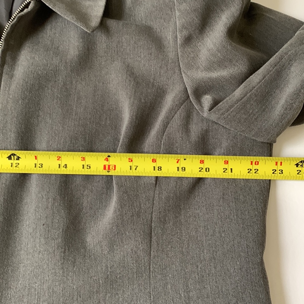 Sag Harbor stretch silver blazer, size 20 - Picture 9 of 9